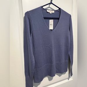 Loft NWT Women’s XS V Neck Sweater